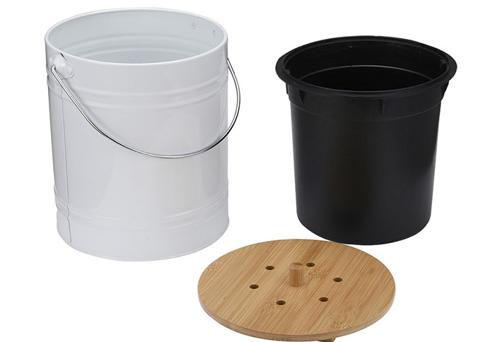 New study shows composting bins can improve soil quality in gardens and parks